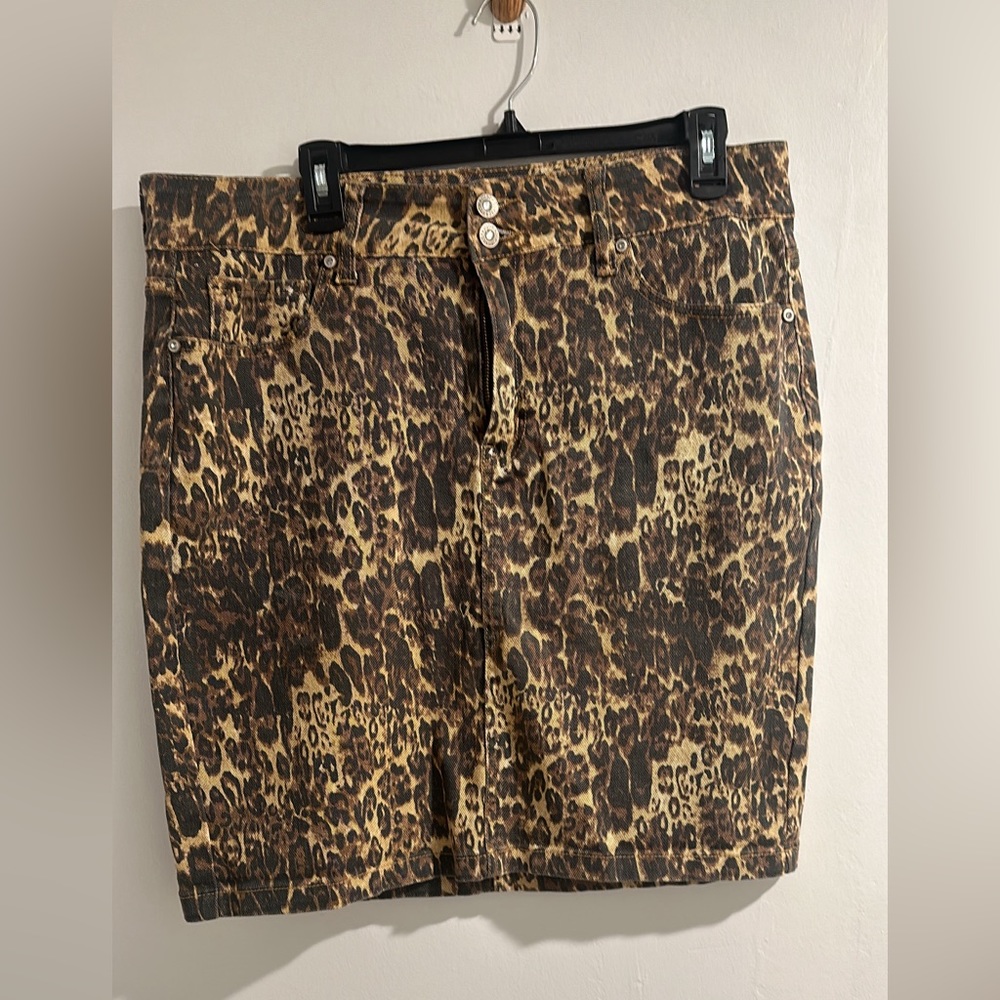 Hydraulic Brand Skirt